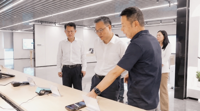 广东省副省长、佛山市委书记唐屹峰一行莅临天波总部调研 1 图片1